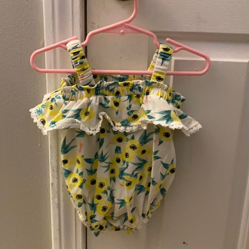 Jessica Simpson. BabyGirl size 6-9 months.